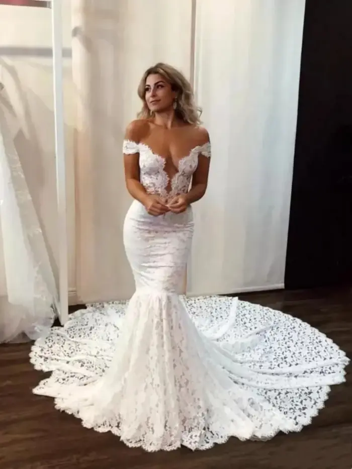 Eveline Laced Mermaid Wedding Dress - Image 4